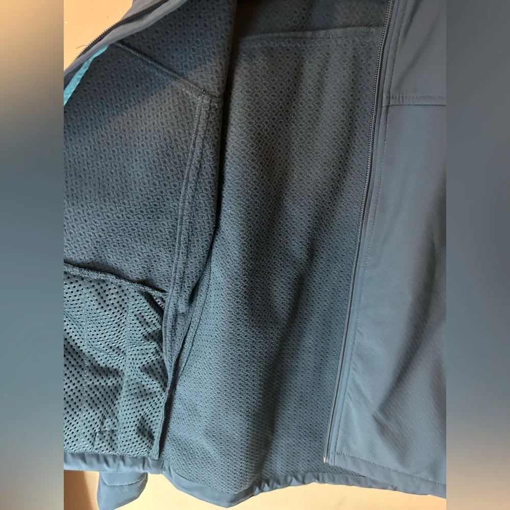 NWOT Women’s Ariat Team Softshell Jacket Deep Petroleum Blue Size M Western - Picture 8 of 15